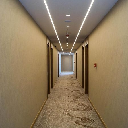 Red Hill Hotel Tirana Zewnętrze zdjęcie