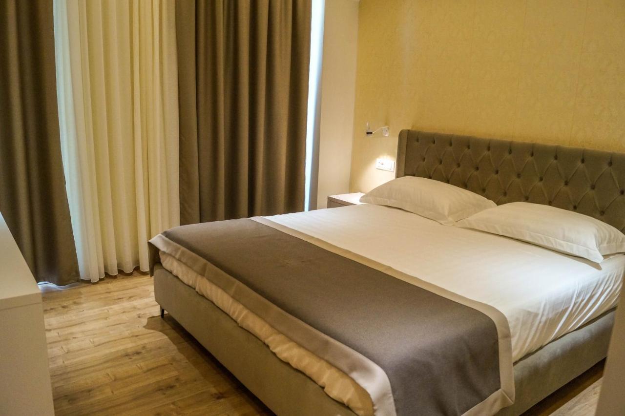 Red Hill Hotel Tirana Zewnętrze zdjęcie