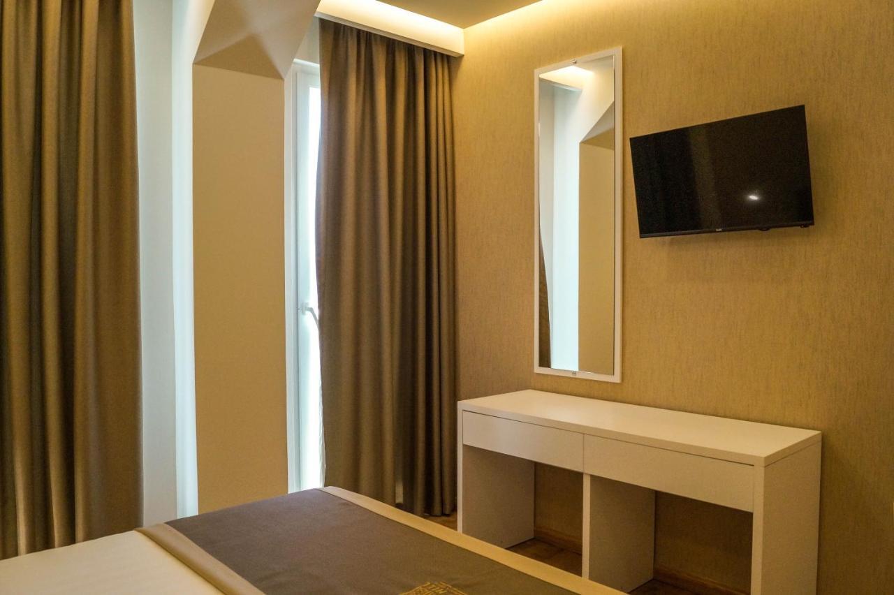 Red Hill Hotel Tirana Zewnętrze zdjęcie