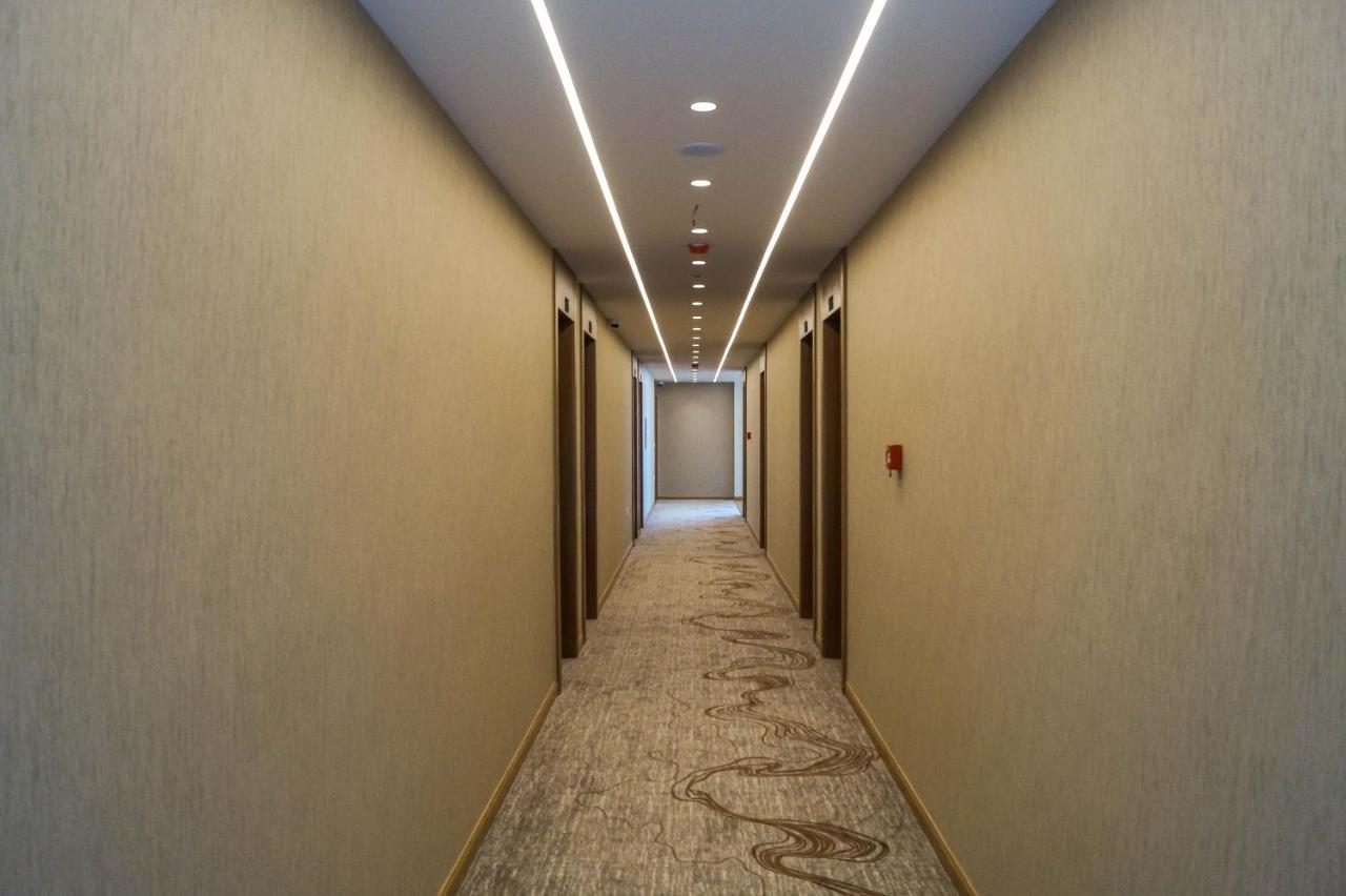 Red Hill Hotel Tirana Zewnętrze zdjęcie